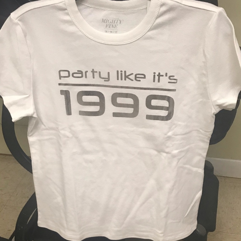 Short sleeve t- shirt